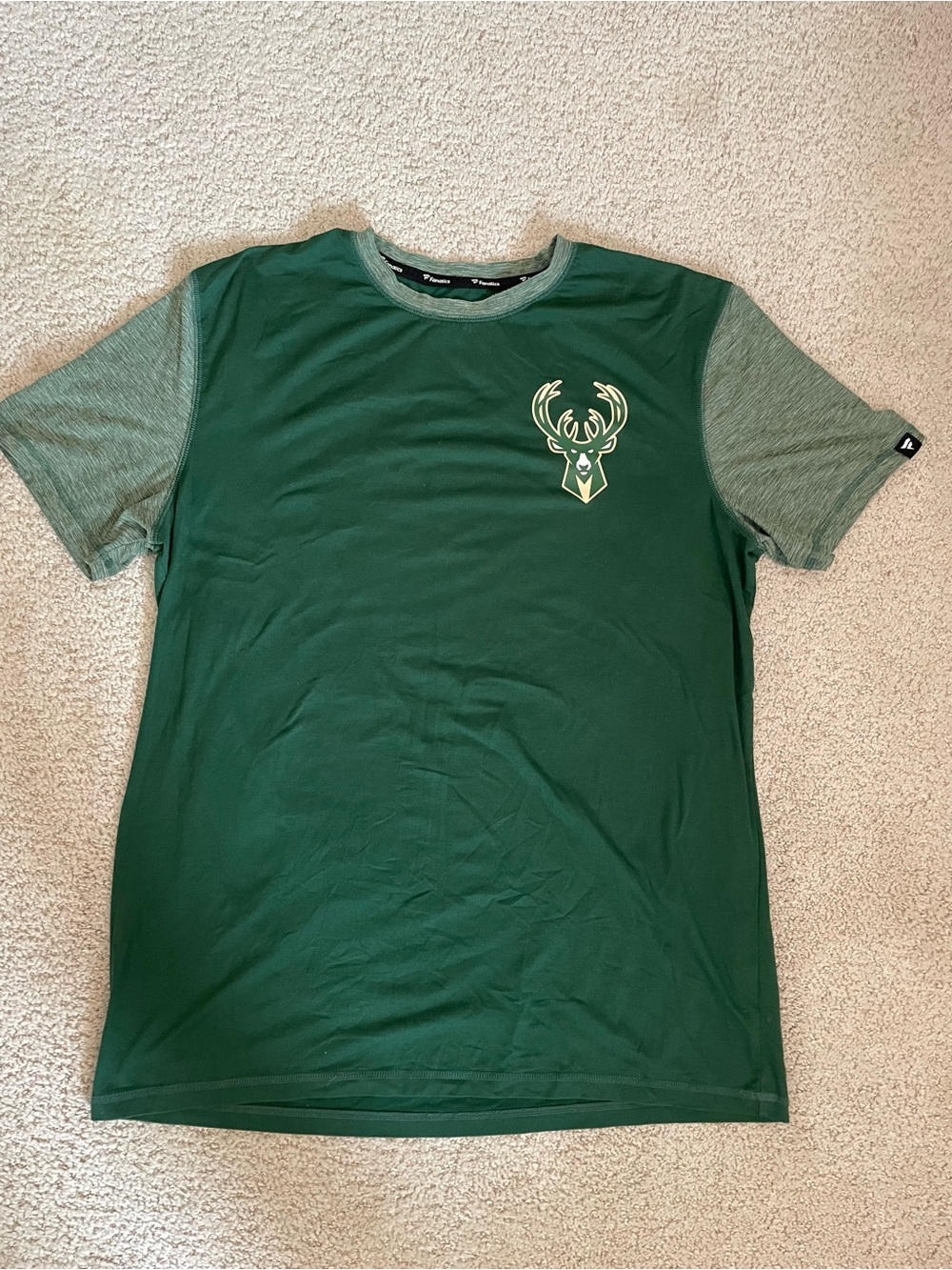 Fanatics Green Short Sleeve Milwaukee Bucks Tee with Heathered Sleeves